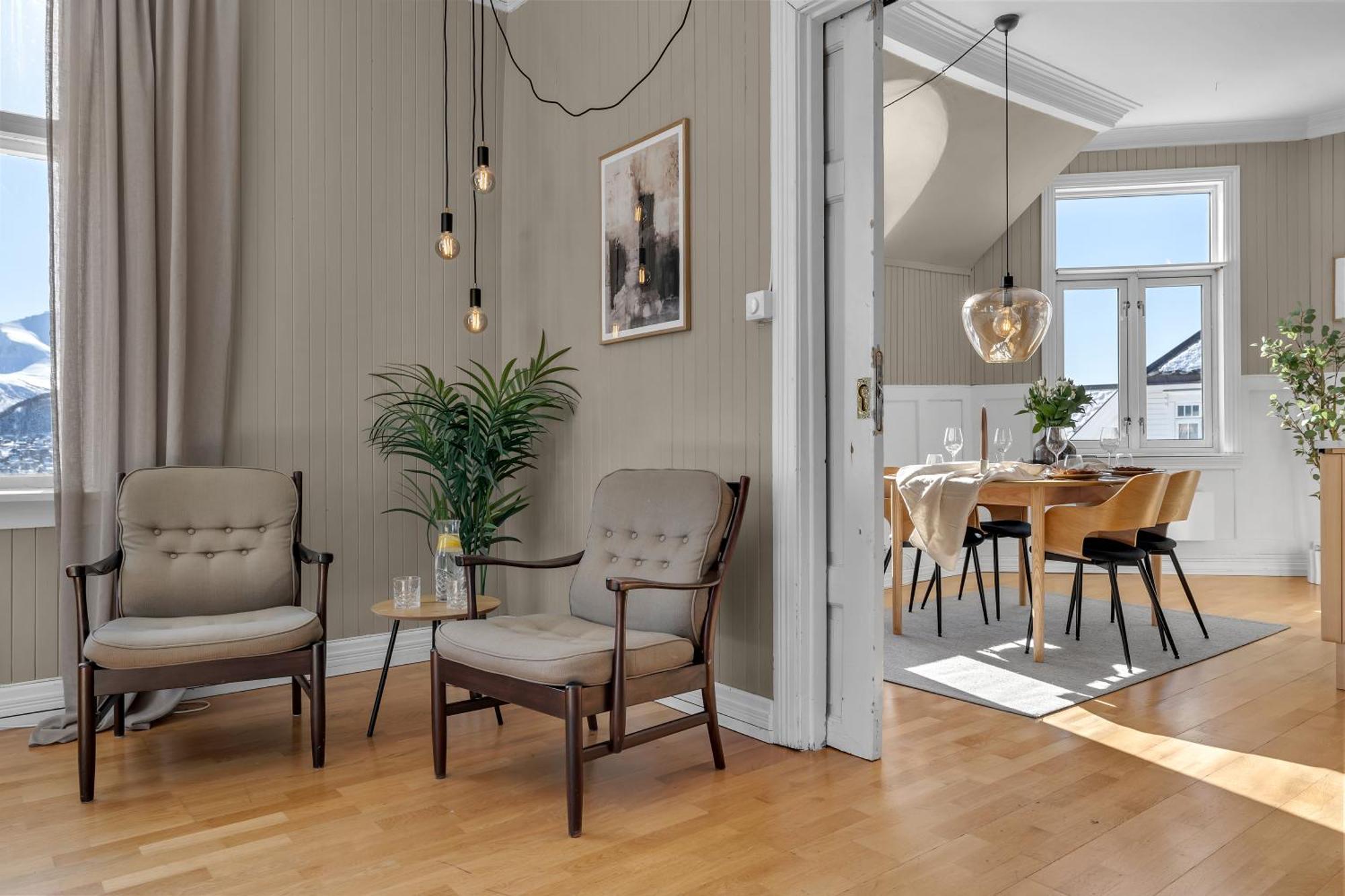 Lovely City Center Apartment With Amazing Views And Free Parking! Tromsø Esterno foto