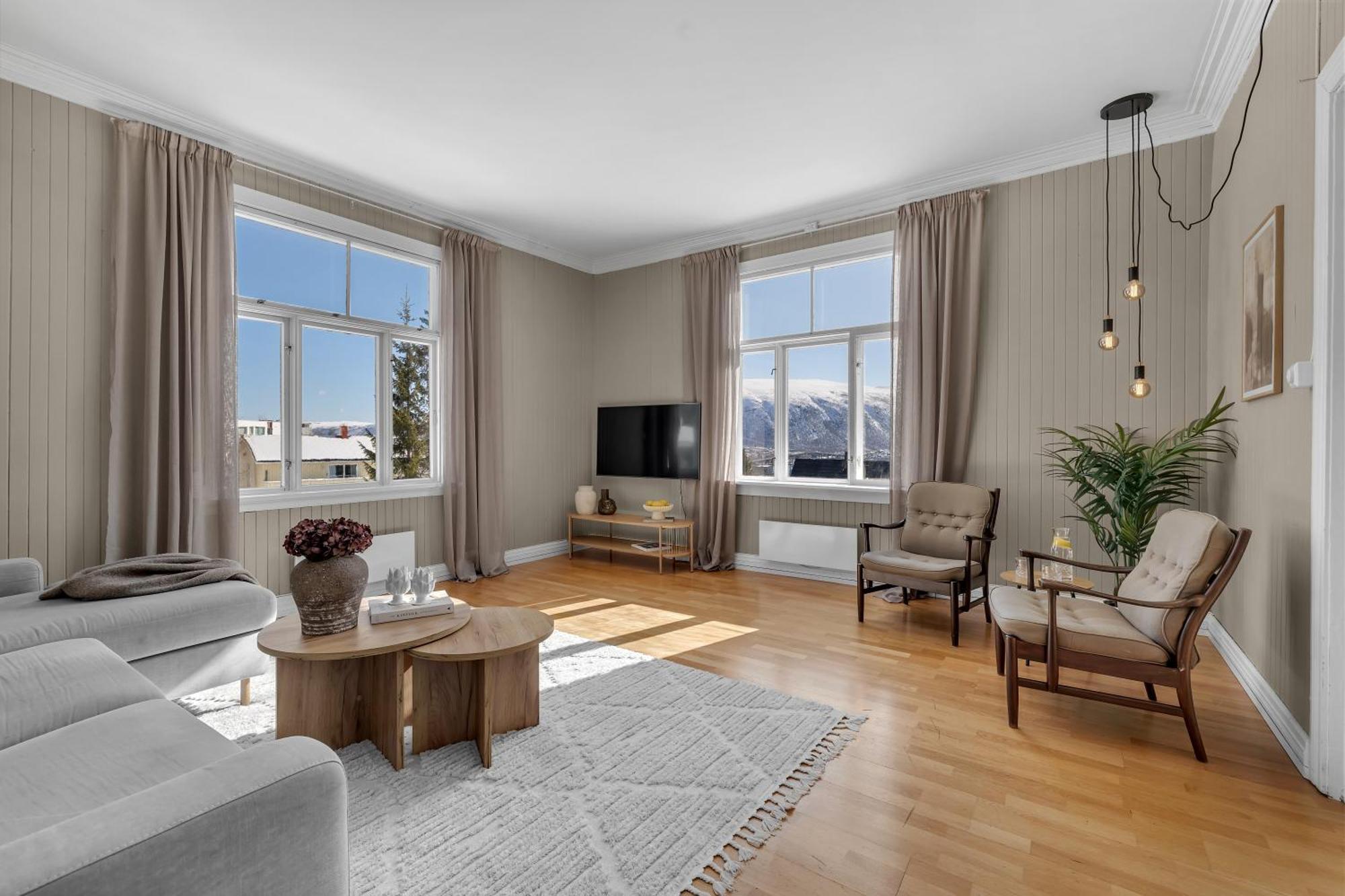 Lovely City Center Apartment With Amazing Views And Free Parking! Tromsø Esterno foto