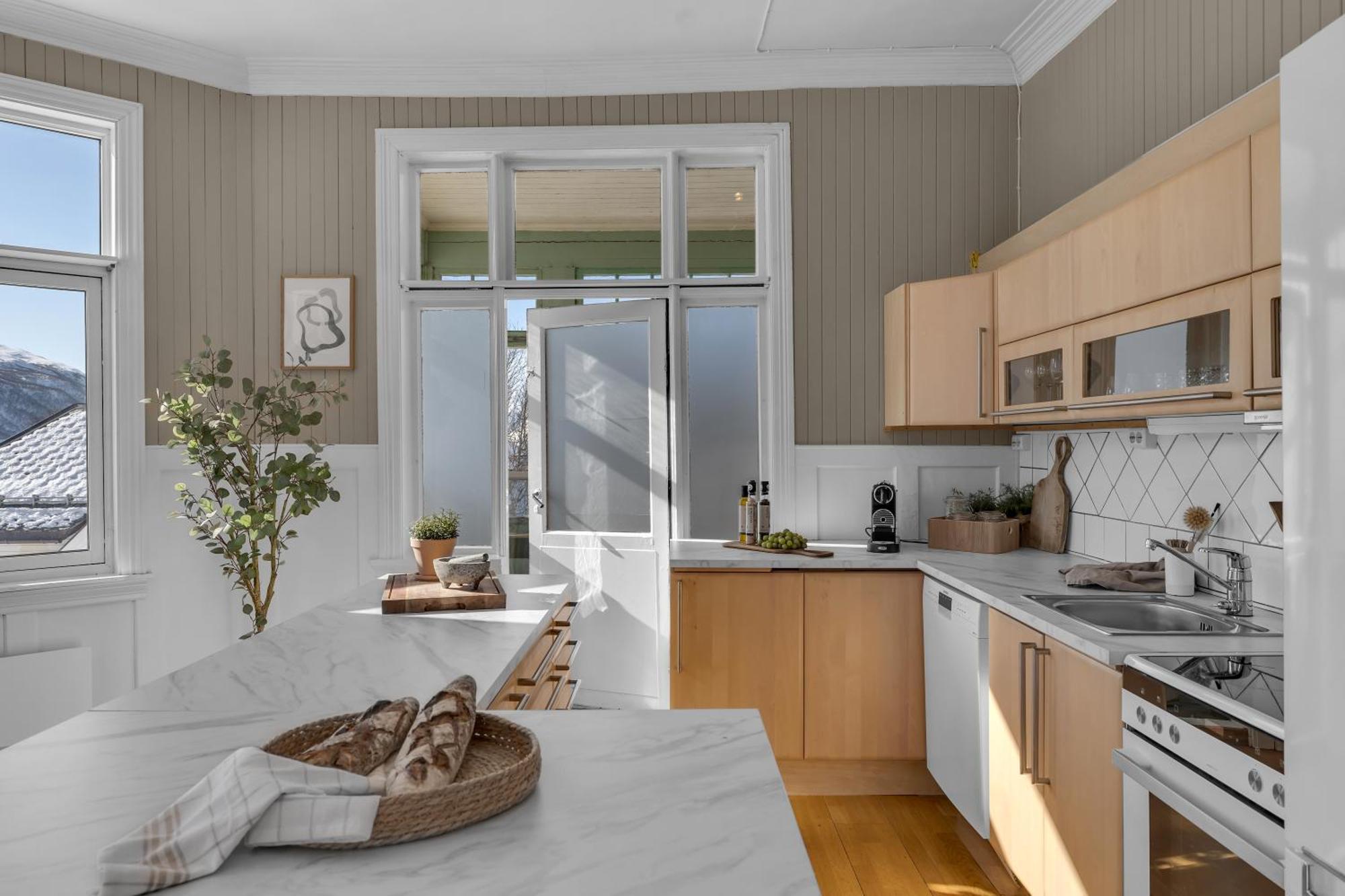 Lovely City Center Apartment With Amazing Views And Free Parking! Tromsø Esterno foto